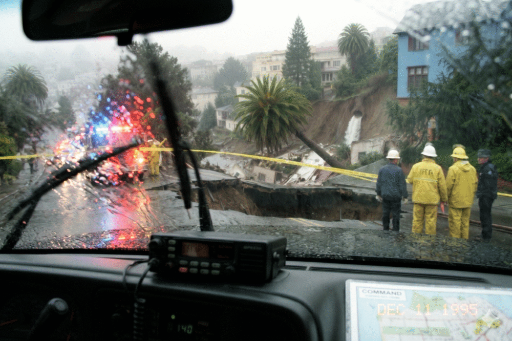 32 san francisco sinkhole mansion swallowed up by earth bay area plumbing whole home repipe (3)